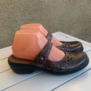 Cobb Hill by new balance clog mules brown metallic shoes size 7W